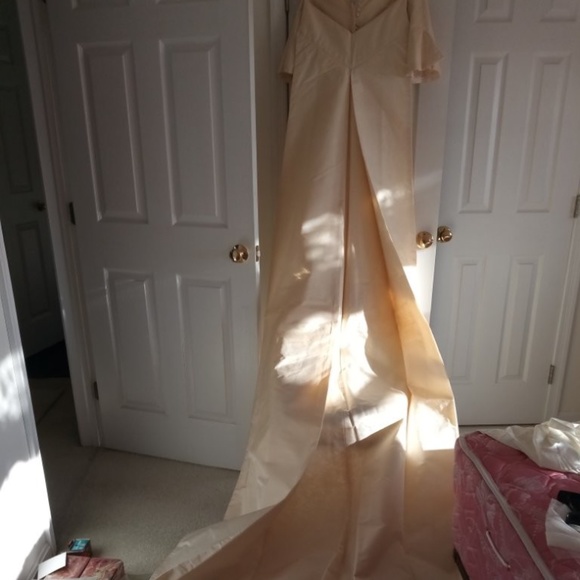 Vintage 1960's Satin wedding gown - Picture 3 of 6